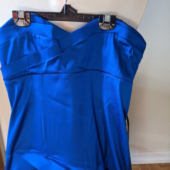 🔥 Blue BCBG Cocktail Dress. Royal Blue Strapless Tiered Dress🔥 - Picture 3 of 10